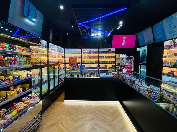 Leasehold Vape Store & Dessert Cafe Located in Nottingham Leasehold Vape Store & Dessert Cafe Located in Nottingham