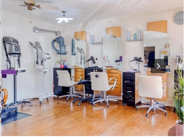 Be Your Own Boss in the Beauty Biz