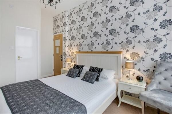 Elegant Victorian 12-bedroom hotel set on the English Riviera For Sale in Torquay Elegant Victorian 12-bedroom hotel set on the English Riviera For Sale in Torquay
