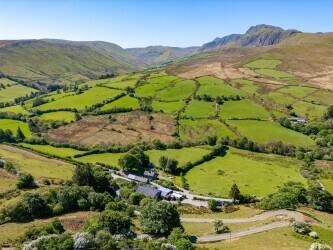 Holiday Let & Bed and Breakfast Holiday Let & Bed and Breakfast
