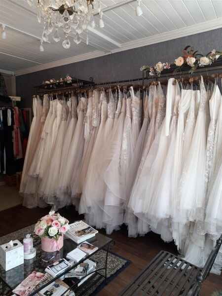 DESIGNER BRIDAL WEAR BOUTIQUE IN ESSEX DESIGNER BRIDAL WEAR BOUTIQUE IN ESSEX
