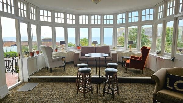 33 Bedroom Hotel with Panoramic Bay Views