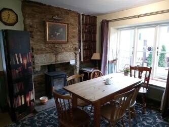 WILTSHIRE- M4 CORRIDOR COTSWOLDS FREE HOUSE Photo 3