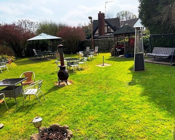 Detached Country Freehouse & Restaurant for Sale