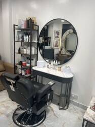 Ladies hair and beauty salon Ladies hair and beauty salon