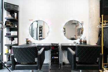 For Sale: Fully Equipped Modern Hair & Beauty Salon For Sale: Fully Equipped Modern Hair & Beauty Salon