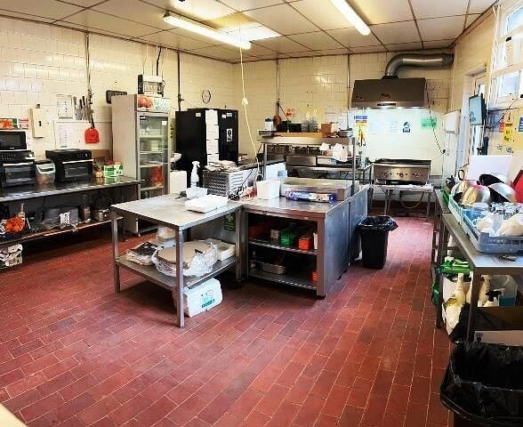 Licensed Restaurant  /   Fast Food Takeaway Specialising In Burgers And Ribs for Sale