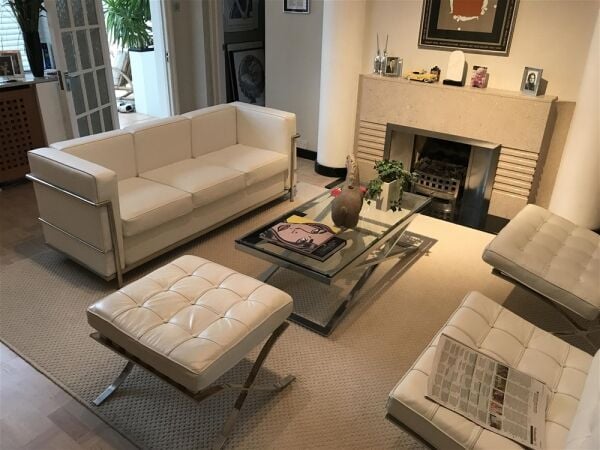 BESPOKE AND TRADITIONAL UPHOLSTERY SHOP