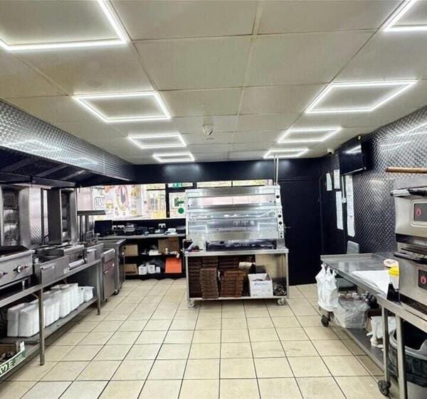 LEASEHOLD FRIED CHICKEN & KEBAB TAKEAWAY