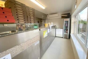 πͺEstablished Village Pizza & Kebab Takeaway β Low Rent Β£13k β 25 Years Trading β Optional 2-Bed Ft. πͺEstablished Village Pizza & Kebab Takeaway β Low Rent Β£13k β 25 Years Trading β Optional 2-Bed Ft.
