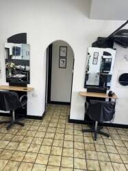 Hairdressing salon in Winchmore Hill w Potential for Alternative Use Hairdressing salon in Winchmore Hill w Potential for Alternative Use