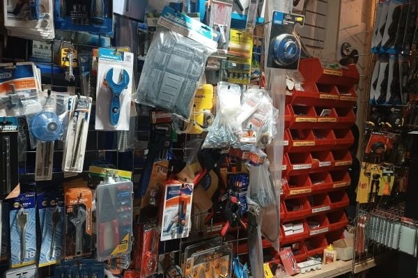 Hardware & Pet Supplies Business Hardware & Pet Supplies Business