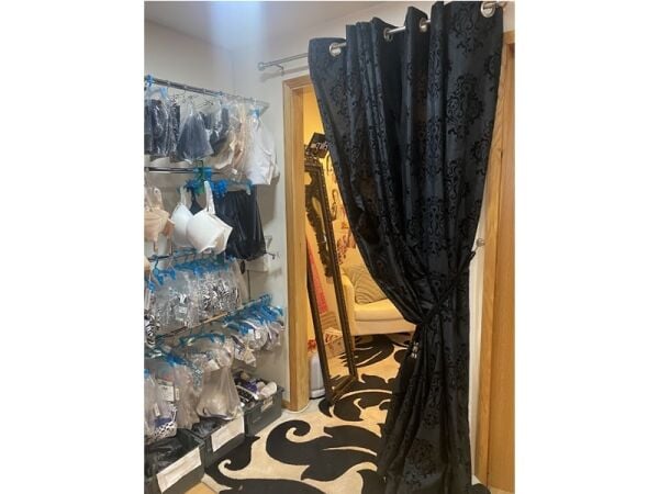 28 Years of Elegance – Established Lingerie Boutique for Sale