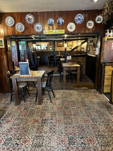 LEASEHOLD LIC. GASTROPUB/RESTAURANT LEASEHOLD LIC. GASTROPUB/RESTAURANT