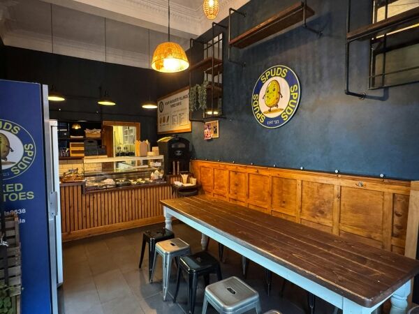 Cafe, Coffee Premises in Glasgow West End. Class 1, suitable for sandwich/deli/coffee Cafe, Coffee Premises in Glasgow West End. Class 1, suitable for sandwich/deli/coffee
