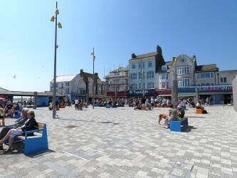 Ice Cream Kiosk for sale in Bridlington located on the harbour with busy footfall in the season
