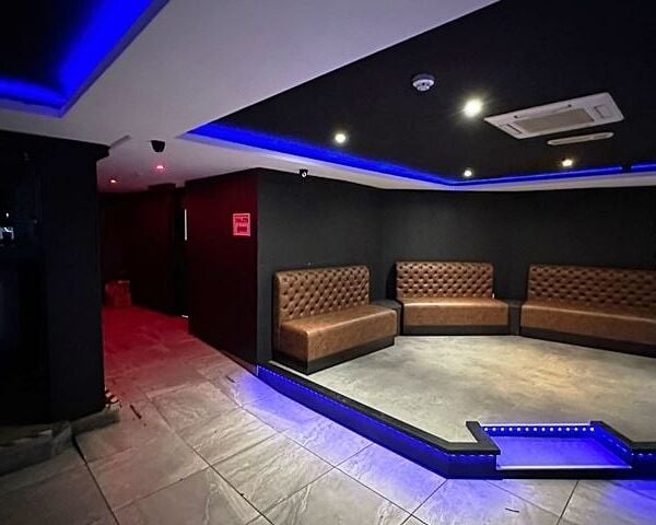Bar Plus Additional First Floor Night Club closed for Sale