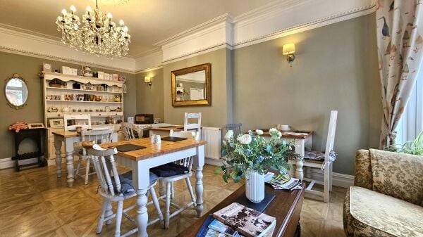 Character Home & Income B&B Ideally Located Between Shops & Seafront Character Home & Income B&B Ideally Located Between Shops & Seafront