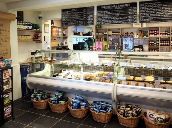 DELICATESSEN & SANDWICH SHOP