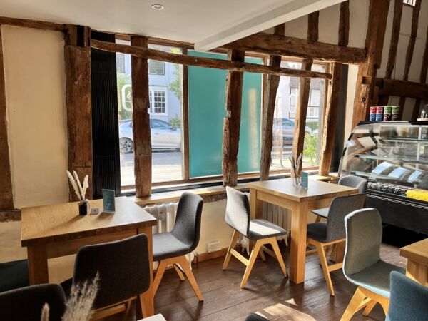 Well-Established Eatery with Loyal Customer Base Well-Established Eatery with Loyal Customer Base