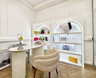 Chinese Laser Clinic for Sale in Canary Wharf High Turnover