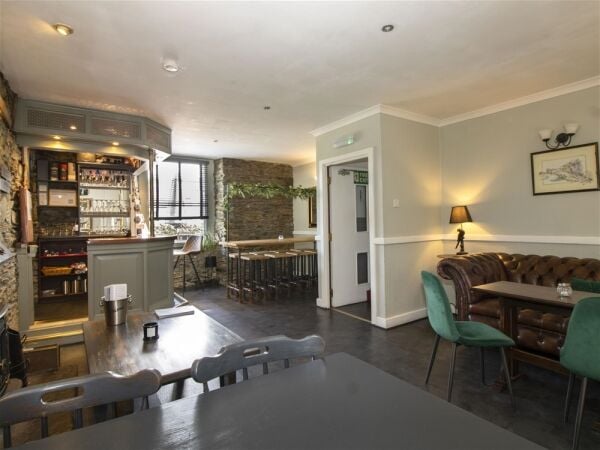 The Horse Shoe Inn