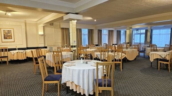 33 Bedroom Town Centre Hotel with Outside Swimming Pool
