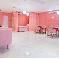 EXCEPTIONALLY FITTED SALON