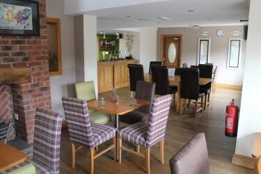 POWYS - 17TH CENTURY VILLAGE INN