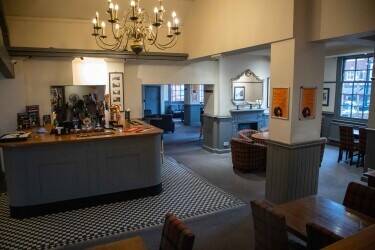 WEST WICKHAM, LONDON - SIZEABLE HIGH STREET PUB AND EATERY
