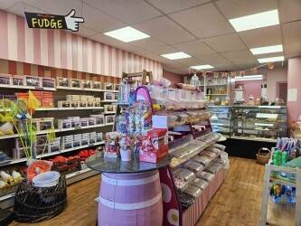 High-Footfall Confectionery Shop Opposite Brixham Harbour High-Footfall Confectionery Shop Opposite Brixham Harbour