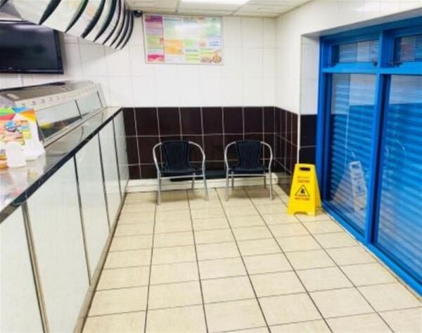Detached evenings-only fish & chip shop near Wakefield