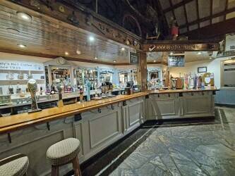 SOUTH LAKELAND – COSY BAR AND RESTAURANT IN CONVERTED STONE BARN