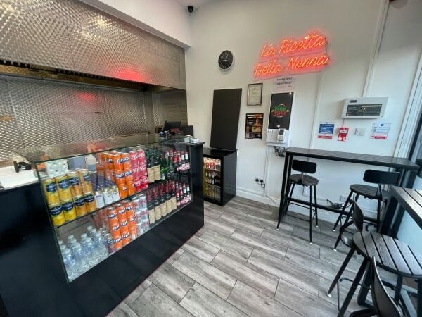 Superbly Presented Freehold Pizza Takeaway Superbly Presented Freehold Pizza Takeaway