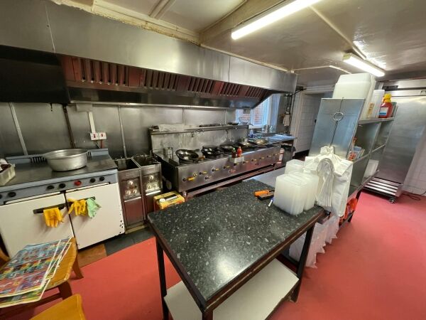 Takeaway & 4 Bedroom Accommodation Takeaway & 4 Bedroom Accommodation