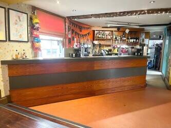 DERBYSHIRE - MARKETPLACE PUB AND RESTAURANT WITH THREE LETTING BEDROOMS