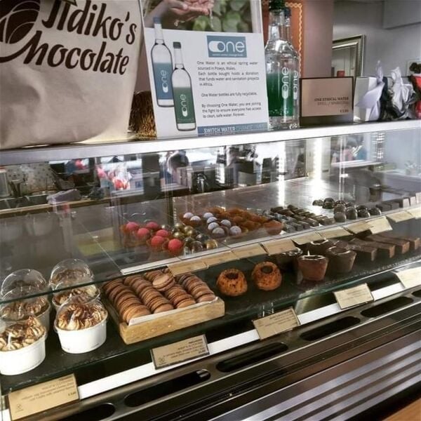 LEASEHOLD COFFEE SHOP/CHOCOLATERIE & GELATO SHOP LEASEHOLD COFFEE SHOP/CHOCOLATERIE & GELATO SHOP