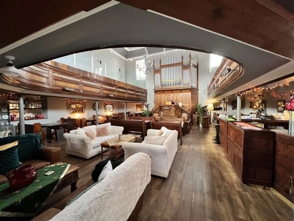 FOUR-STAR ACCREDITED 11-BEDROOM B&B AND RESTAURANT FOUR-STAR ACCREDITED 11-BEDROOM B&B AND RESTAURANT