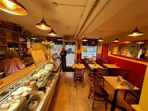 LEASEHOLD
LIC. ITALIAN CAFE/DELI RESTAURANT
