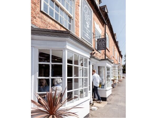 Sip, Serve & Succeed – A Cafe Worth Falling For