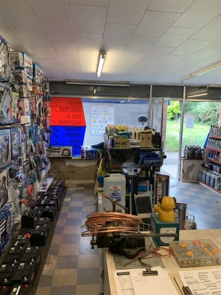 RETAIL AUTO PARTS & SPARES CENTRE NEAR ASHBY DE LA ZOUCH
