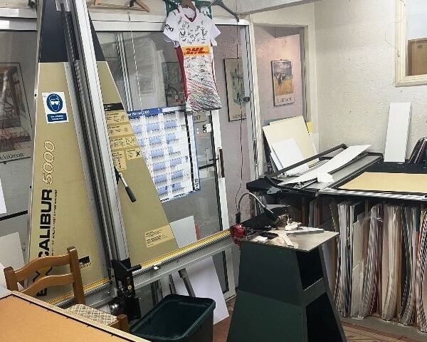 Picture Framers & Gallery for Sale