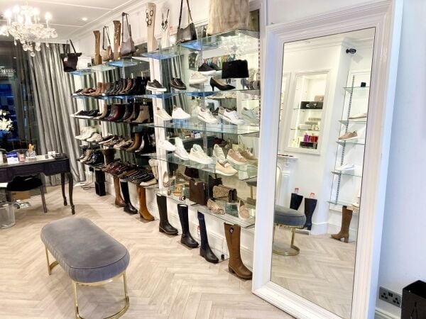 LADIES SHOE BOUTIQUE with ONLINE STORE LADIES SHOE BOUTIQUE with ONLINE STORE
