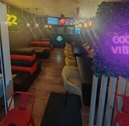 Prime Location Fast Food and Burger Takeaway Business Opportunity with Loyal Customers 