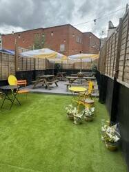 Town centre restaurant & takeaway for sale
