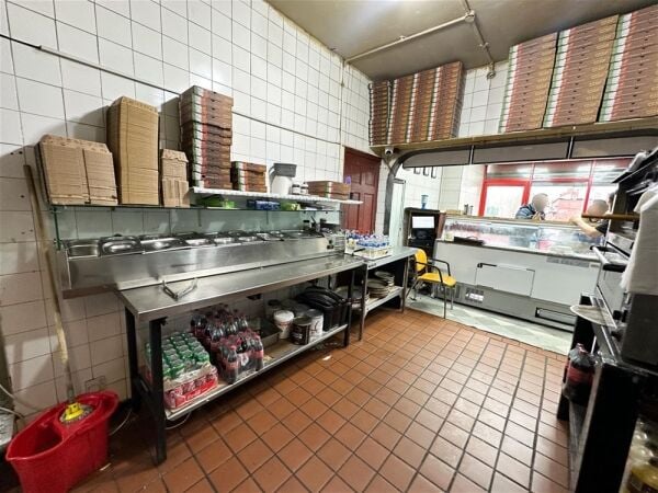 Hot Food Takeaway in Droylsden Hot Food Takeaway in Droylsden