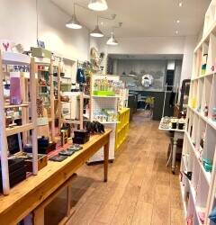 Beautifully Presented Gift and Coffee Shop in the desirable Edinburgh suburb of Barnton (ref 1796) Beautifully Presented Gift and Coffee Shop in the desirable Edinburgh suburb of Barnton (ref 1796)