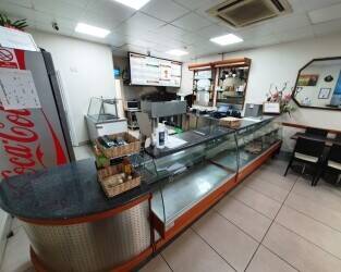 STAFF-RUN CARIBBEAN TAKEAWAY FOR SALE IN ENFIELD, LONDON
