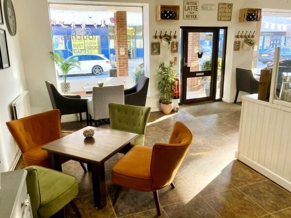 CAFÉ/COFFEE SHOP CAFÉ/COFFEE SHOP