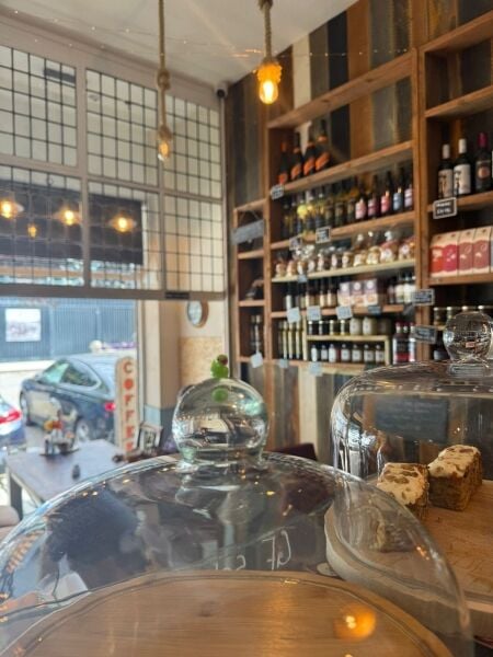 Highly Rated Town Centre Café with Established Local Reputation